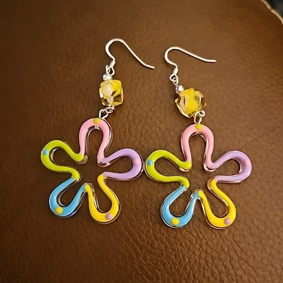 Handmade Colorful Retro Mod Pastel Flower Festival Drop Earrings - Picture 2 of 5
